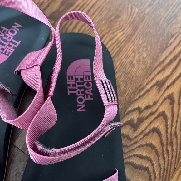 The North Face Women's
Skeena Sandal, Gardenia size 10 - Picture 6 of 7